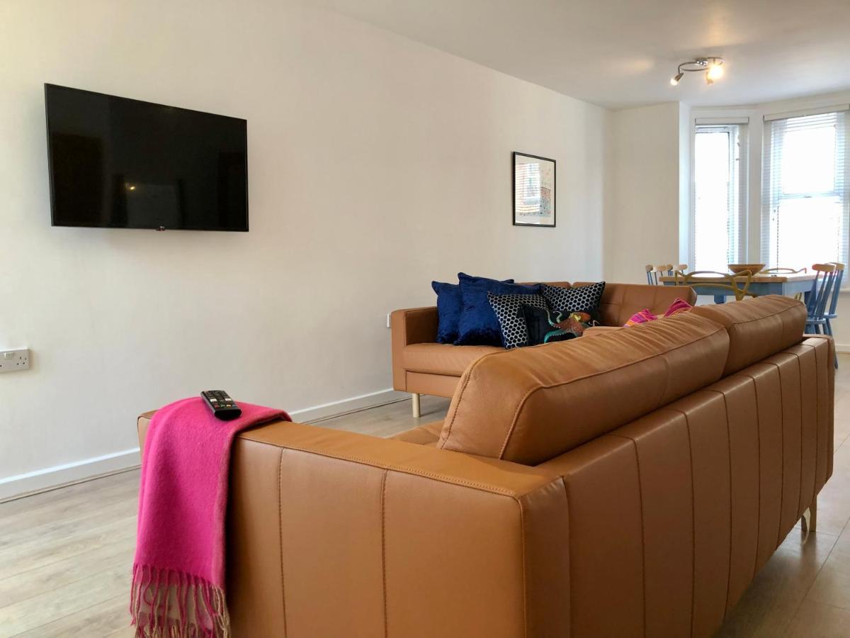 Villa House With Parking, Short Stroll To Quay, Shops And Restaurants Poole Esterno foto