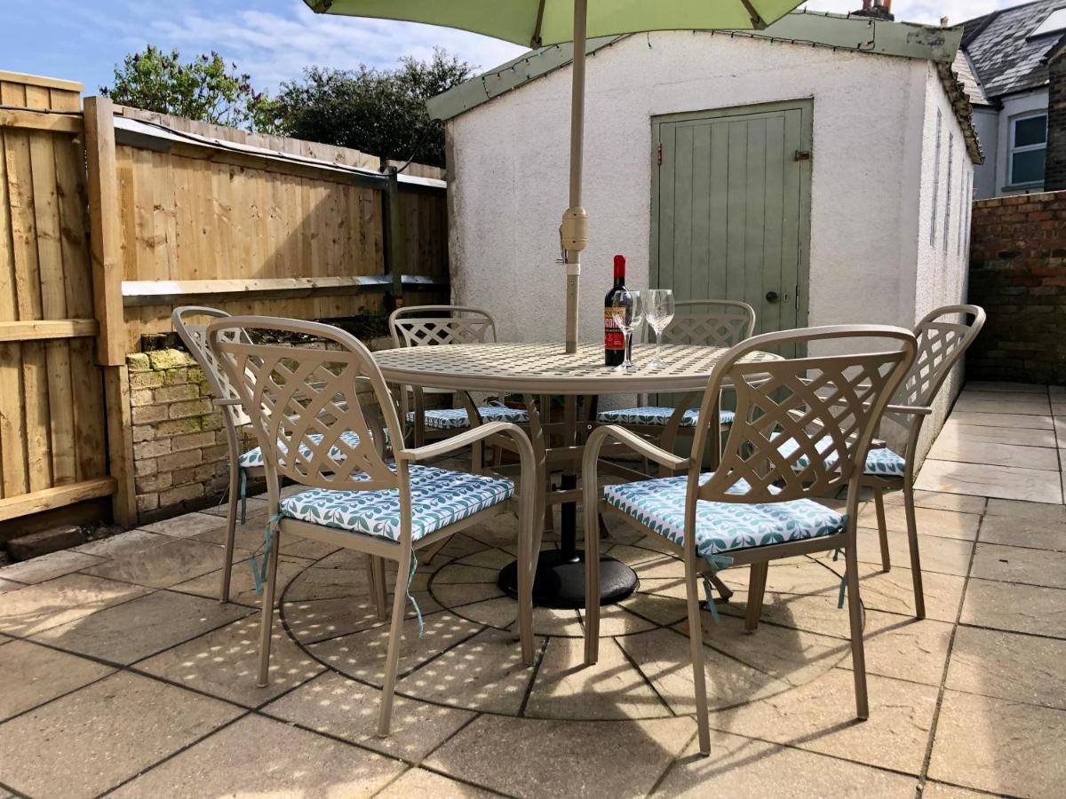 Villa House With Parking, Short Stroll To Quay, Shops And Restaurants Poole Esterno foto