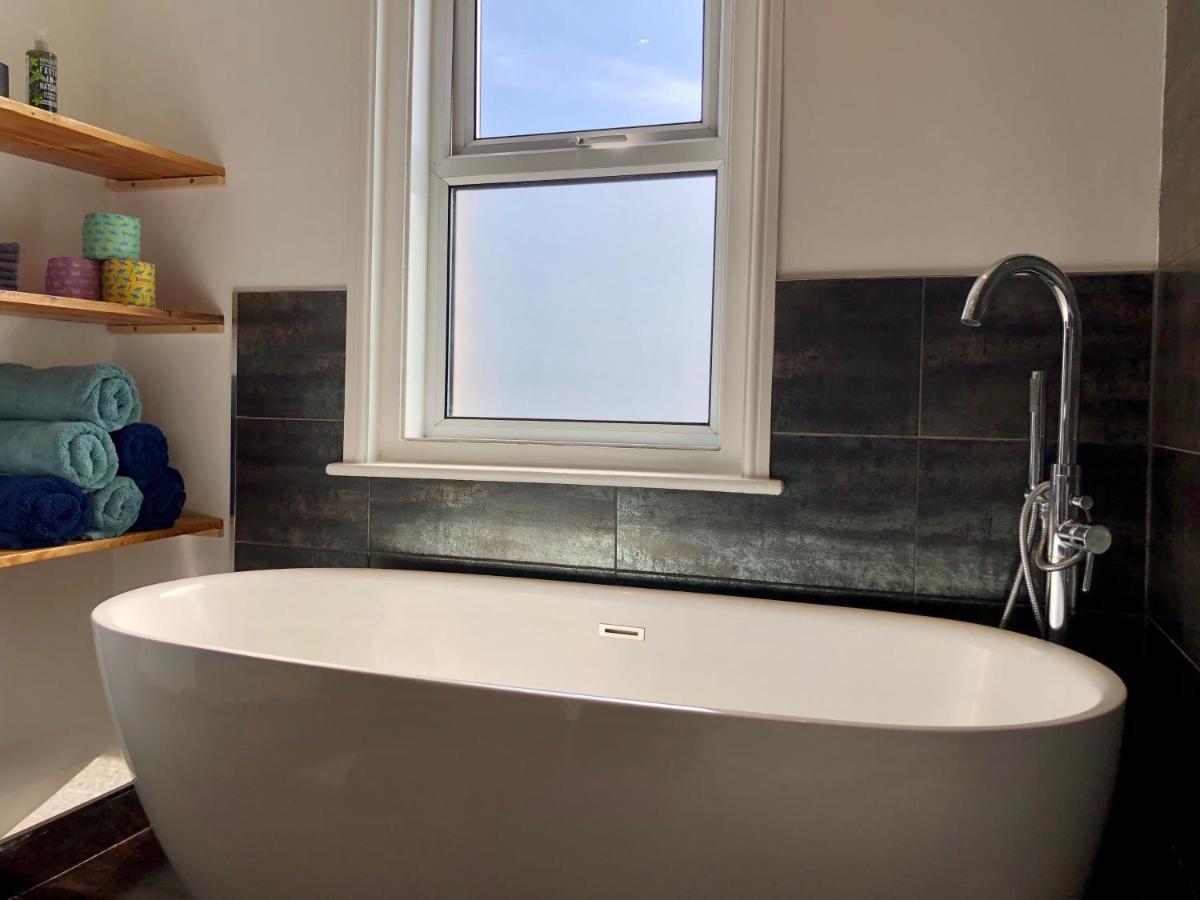 Villa House With Parking, Short Stroll To Quay, Shops And Restaurants Poole Esterno foto